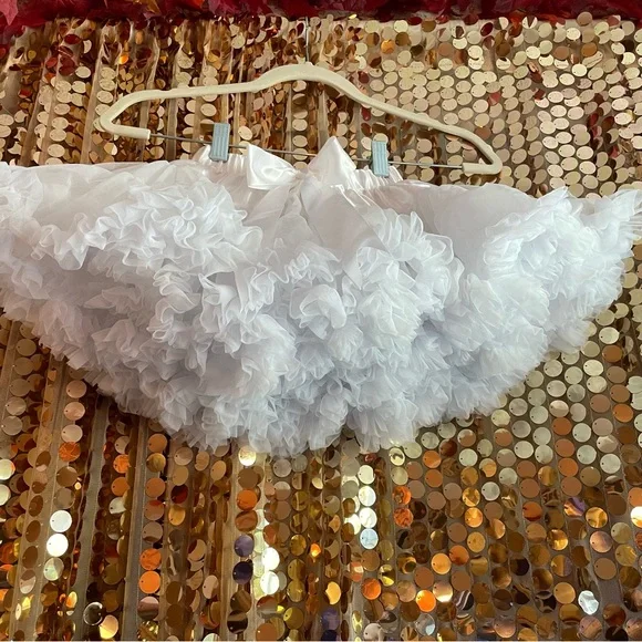 Bundle of 4 tulle ruffly skirts and one tiny ruffly tank top - Picture 9 of 16